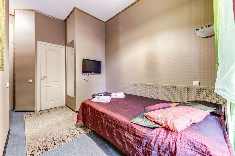 Hotel Guest Rooms On Nevsky Prospekt 47