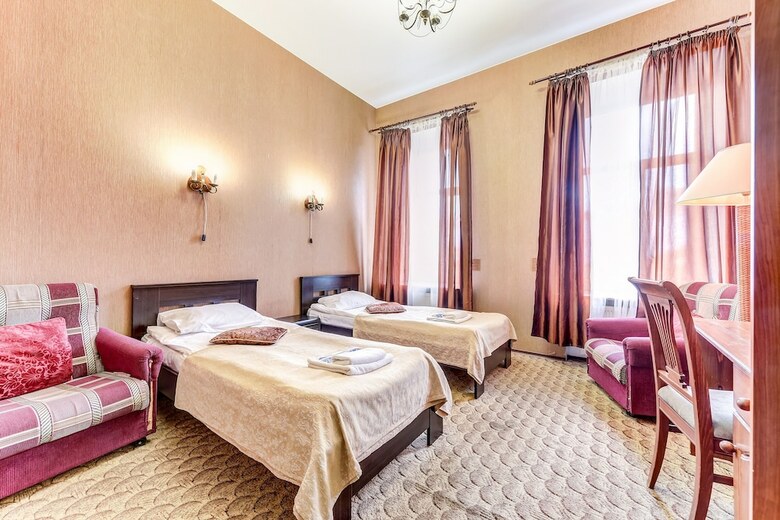 Hotel Guest Rooms On Nevsky Prospekt 47