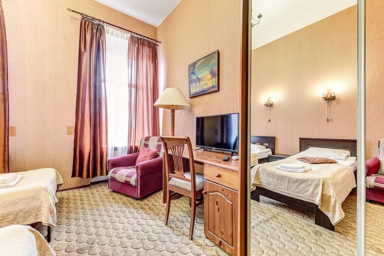 Hotel Guest Rooms On Nevsky Prospekt 47