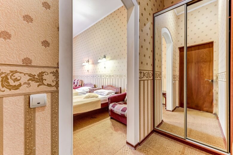 Hotel Guest Rooms On Nevsky Prospekt 47