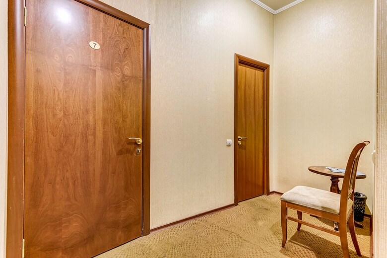 Hotel Guest Rooms On Nevsky Prospekt 47