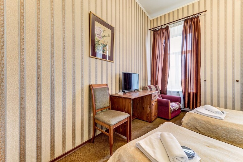 Hotel Guest Rooms On Nevsky Prospekt 47