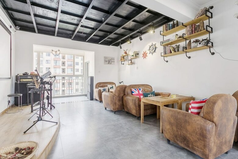 Hotel Le Tu Community