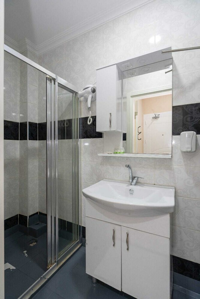 Bicer Hotel