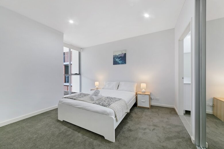 Apartamentos Luxury Spacious 2bd Near Airport & Train