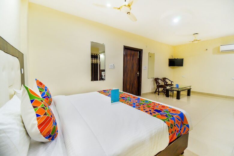 Fabhotel Js Regency