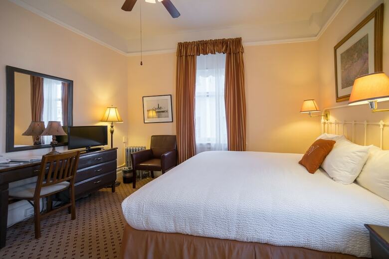 The Andrews Hotel