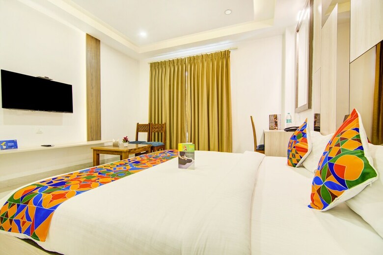 Fabhotel Yellow