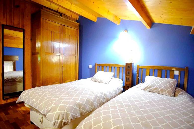 House With 2 Bedrooms In �vila, With Wifi