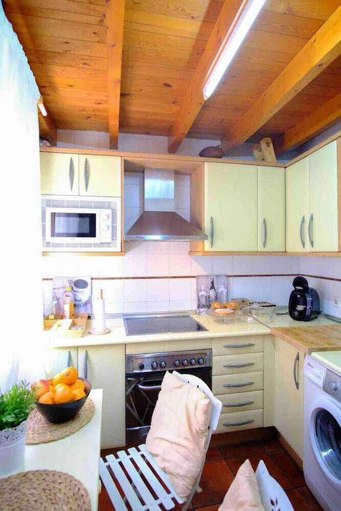 House With 2 Bedrooms In �vila, With Wifi