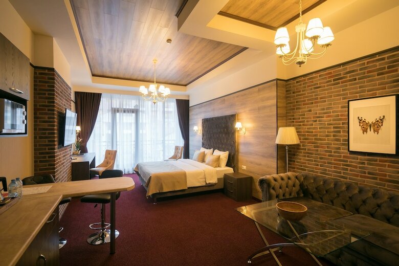 Vertex Hotel