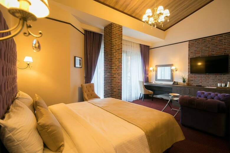 Vertex Hotel