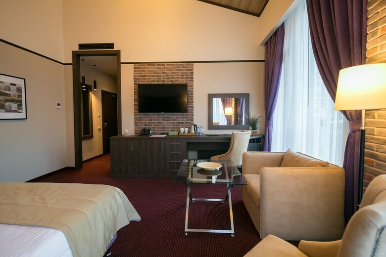 Vertex Hotel
