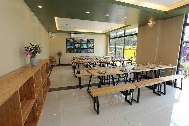 Hostal Cat Ba De Dita Hostel