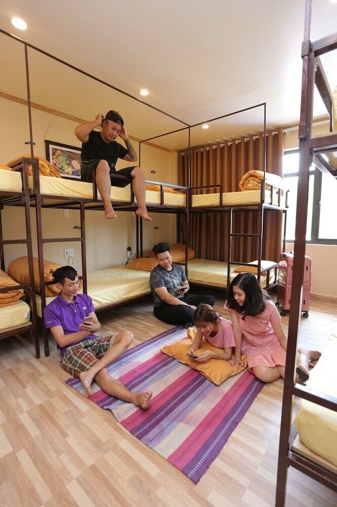 Hostal Cat Ba De Dita Hostel