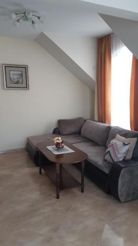 Tashevi Apartments