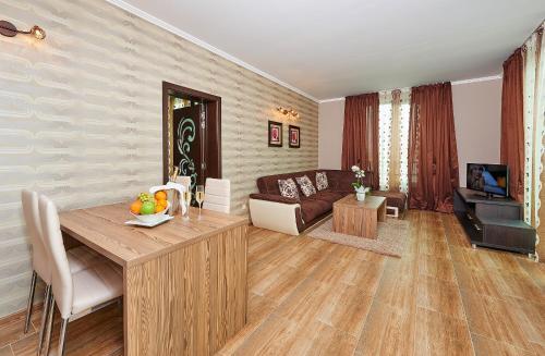 Central Plaza Hotel