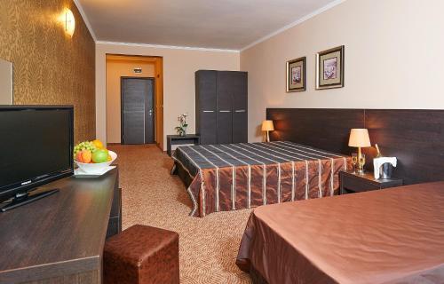 Central Plaza Hotel