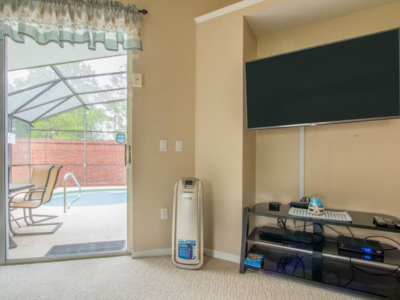 4 Bed 8065