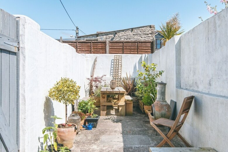 Church Cottage West Down Sleeps 6/7 Dog Friendly