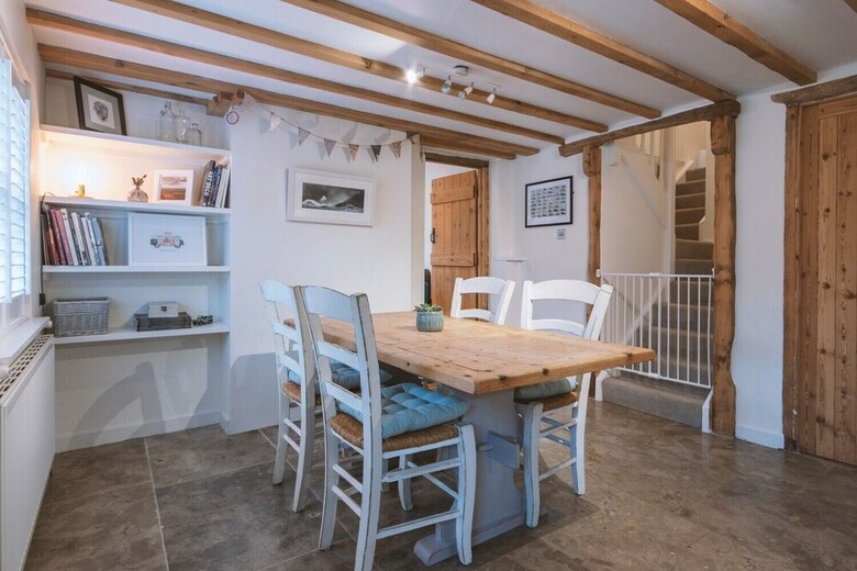 Church Cottage West Down Sleeps 6/7 Dog Friendly