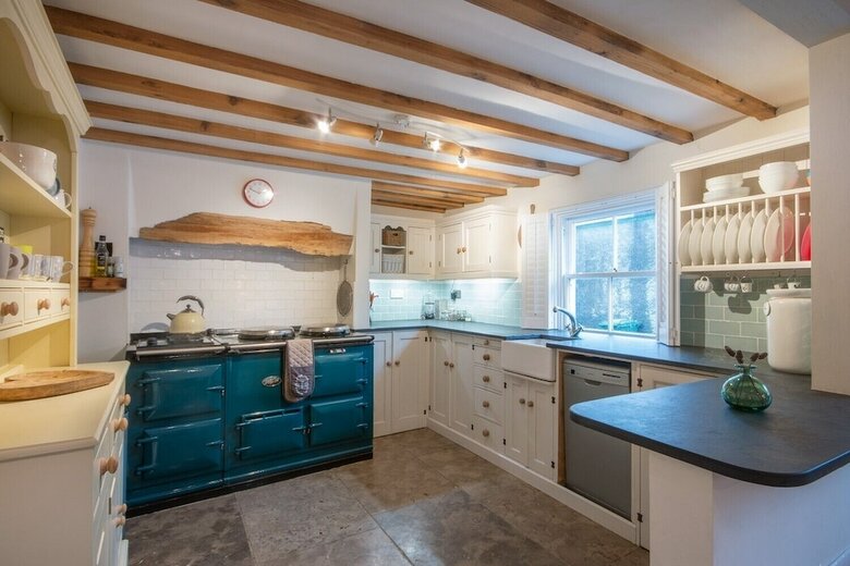 Church Cottage West Down Sleeps 6/7 Dog Friendly
