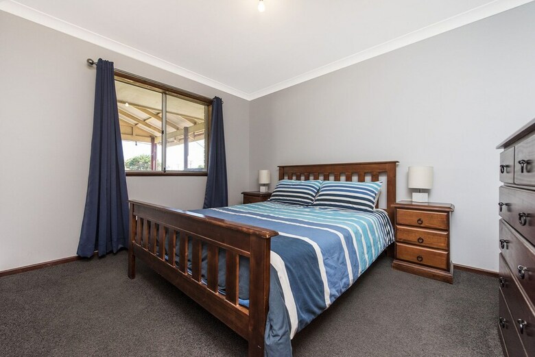 Back Beach Retreat - Pet Friendly