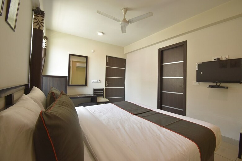 Hotel Collection O 48220 Ram Nagar Colony