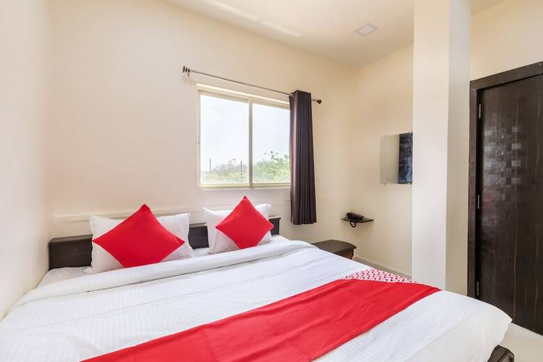 Oyo 40682 Hotel Lake City Pride