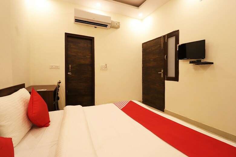 Hotel Oyo Flagship 36992 Sidharth Plaza Haiderpur