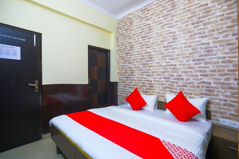 Hotel Oyo 60895 Shri Prannath Ji Spj