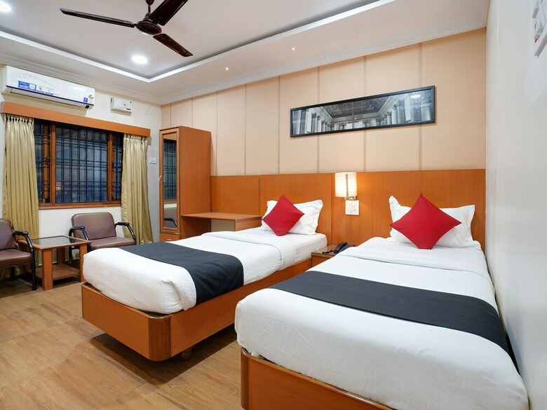 Hotel Capital O 46832 Gaayatri Residency
