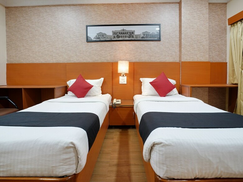 Hotel Capital O 46832 Gaayatri Residency