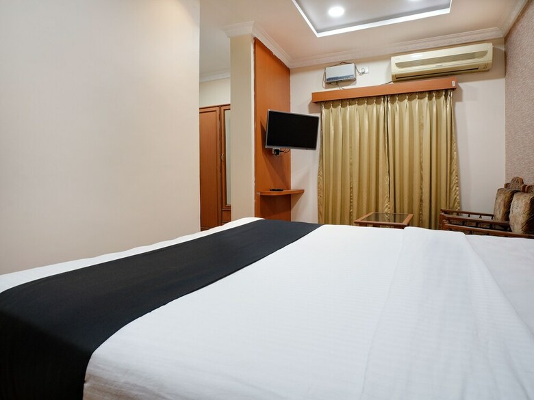 Hotel Capital O 46832 Gaayatri Residency