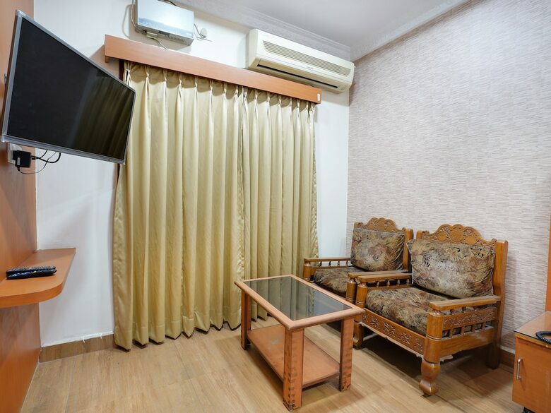 Hotel Capital O 46832 Gaayatri Residency