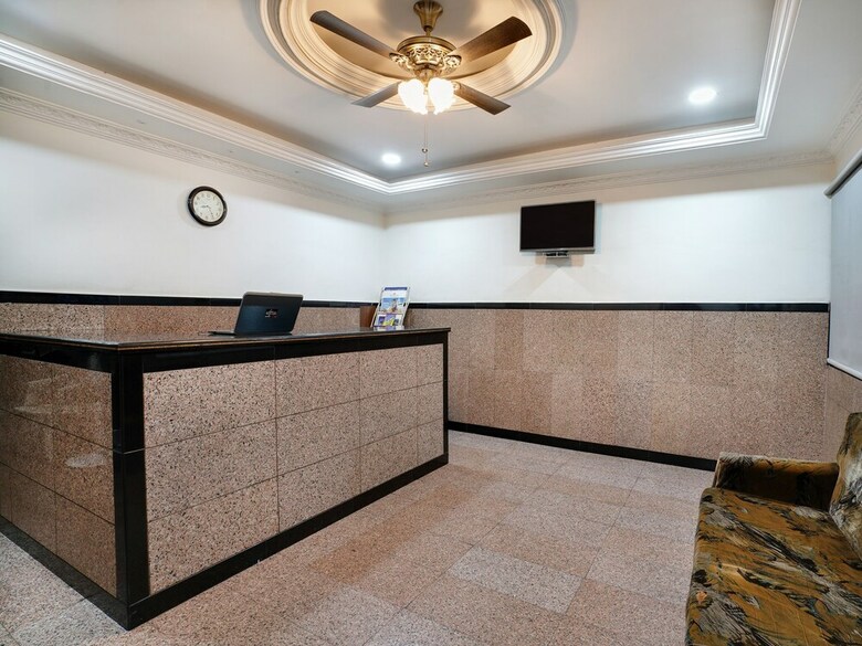 Hotel Capital O 46832 Gaayatri Residency