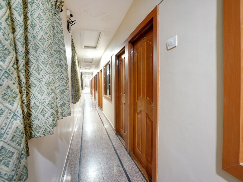 Hotel Capital O 46832 Gaayatri Residency