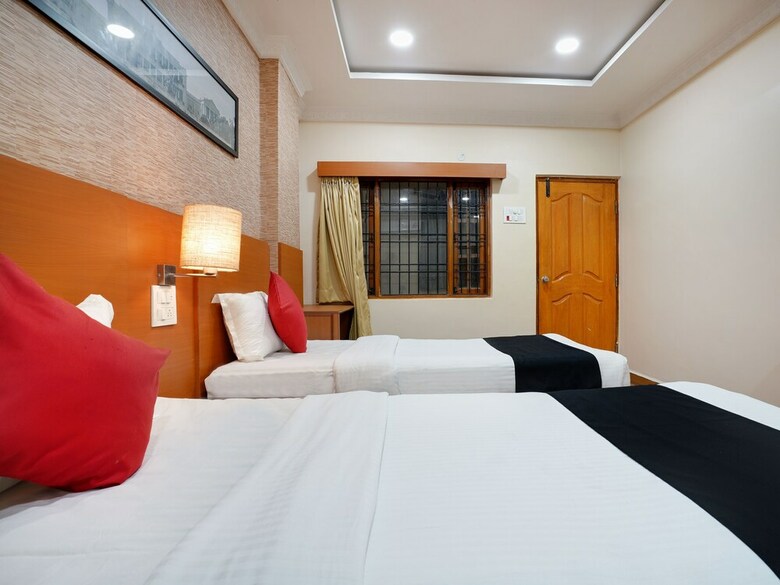 Hotel Capital O 46832 Gaayatri Residency