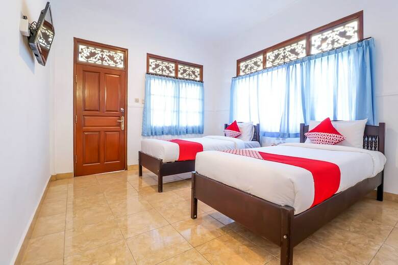 Hotel Oyo 1741 Komala Indah Cottages