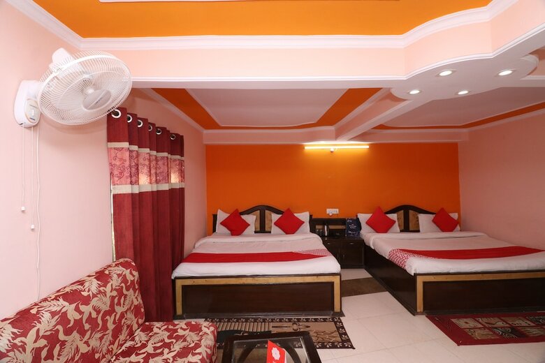 Hotel Oyo 27612 Maitri Holiday Home