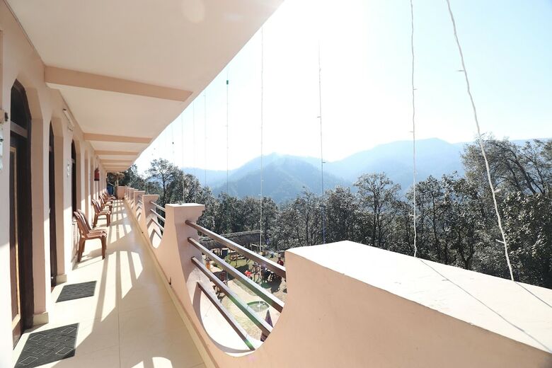 Hotel Oyo 27612 Maitri Holiday Home