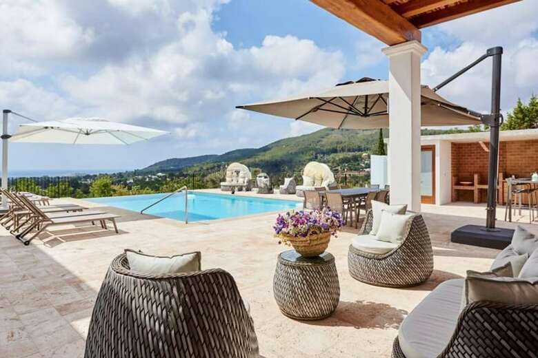 Apartamentos Villa Can Prats, Luxury Villa Surrounded By Nature