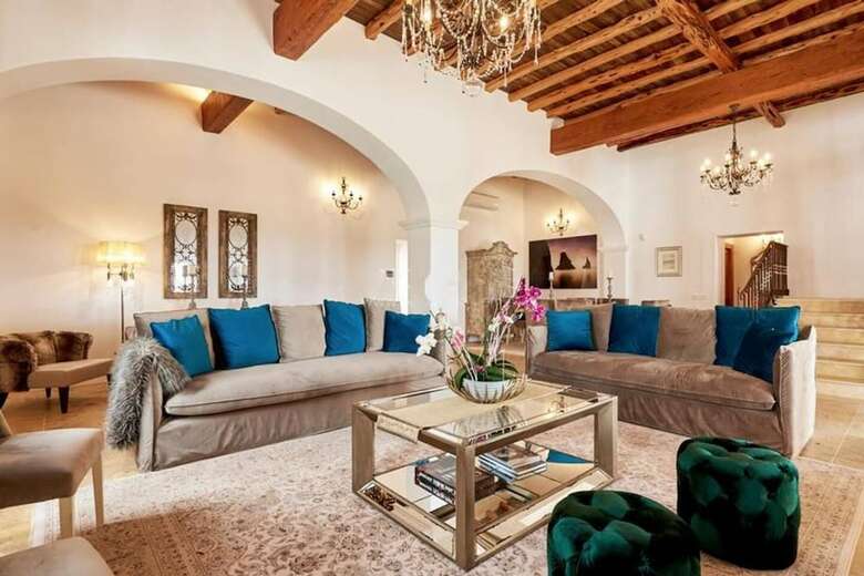 Apartamentos Villa Can Prats, Luxury Villa Surrounded By Nature