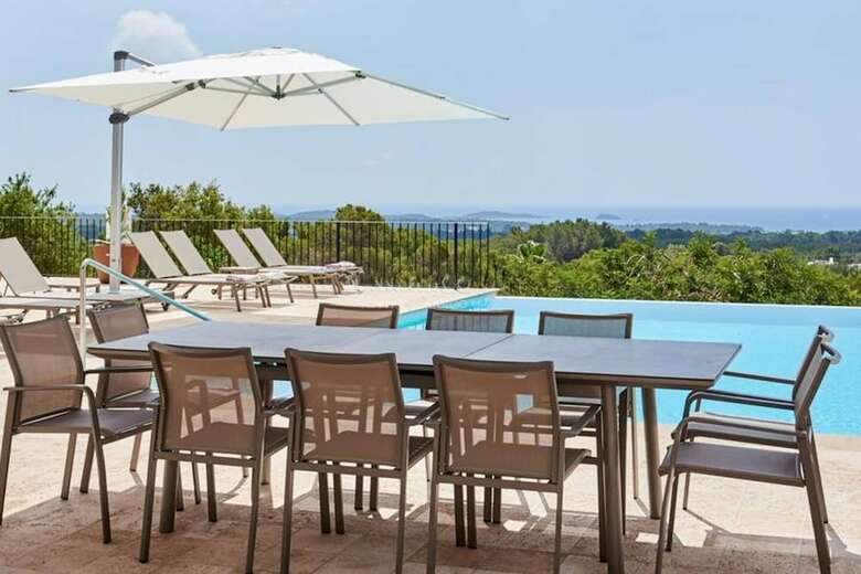 Apartamentos Villa Can Prats, Luxury Villa Surrounded By Nature
