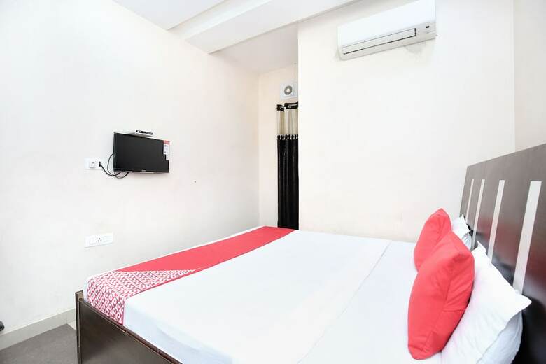 Hotel Oyo 15496 Shree Hari Castle