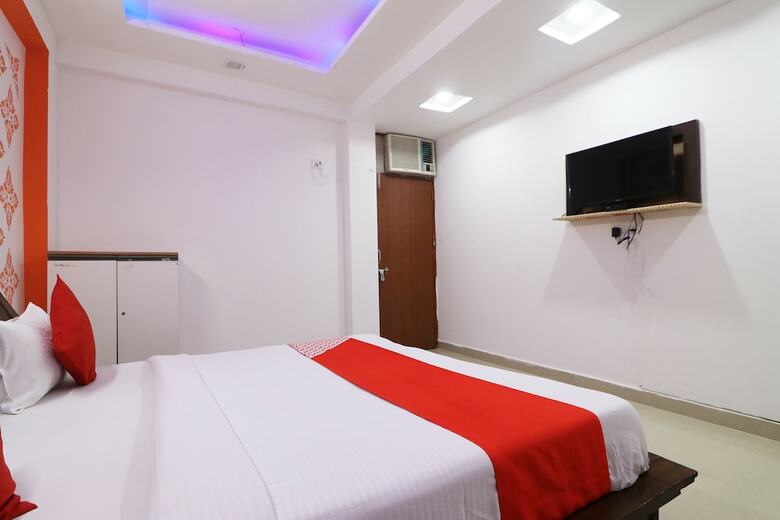 Hotel Oyo 49535 Attrap Residency