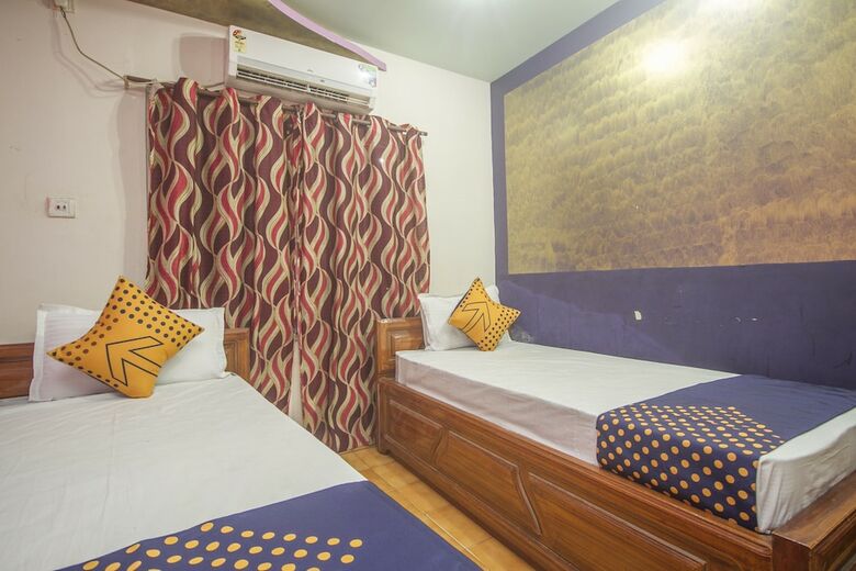 Spot On 48821 Hotel Chitra