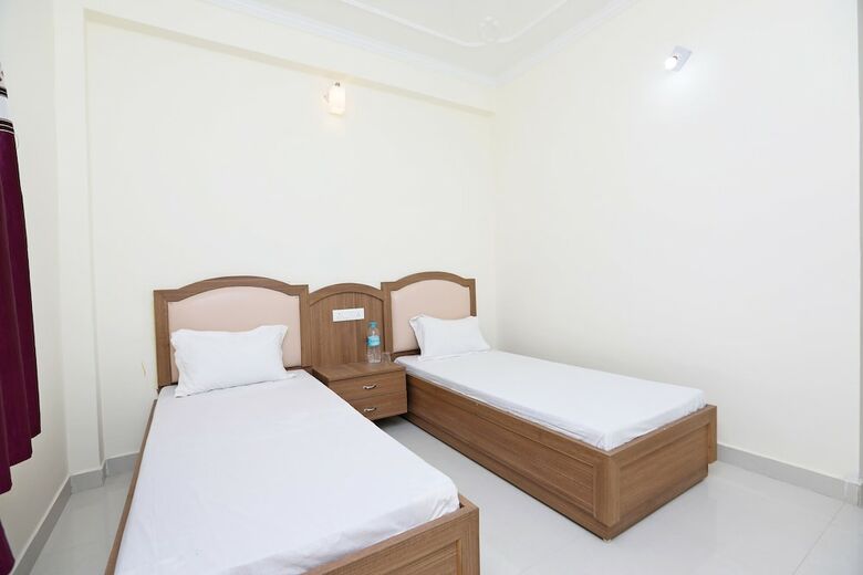 Hotel Oyo 44618 Paradise Guest House