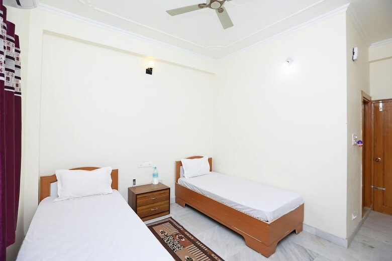 Hotel Oyo 44618 Paradise Guest House