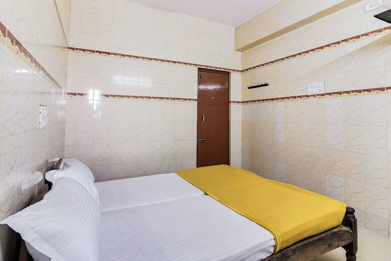 Hotel Spot On 49347 Jayalakshmi Residency Lodge